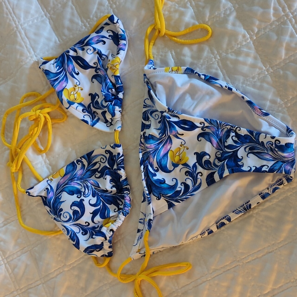 String Bikini - image 1